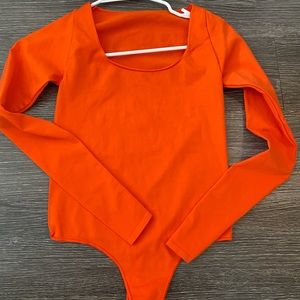SKIMS Essential Long Sleeve Scoop Neck Bodysuit